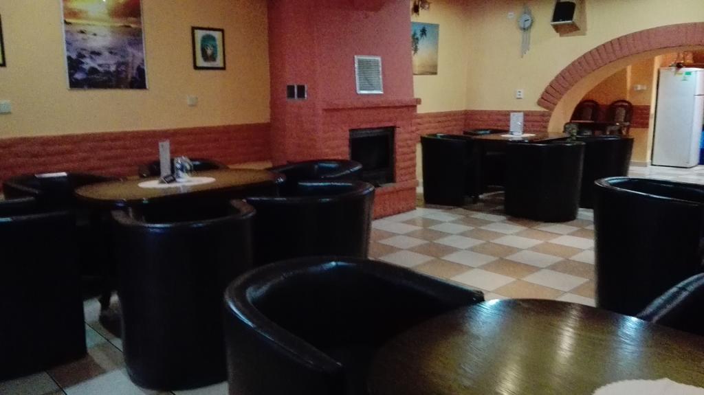 Penzion Marina Pri Slovenskej Restauracii Brezno Ngoại thất bức ảnh